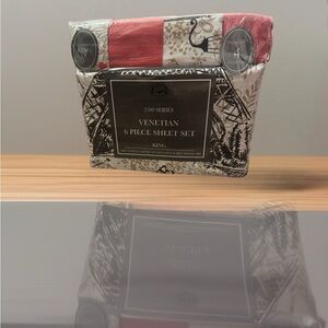 2500 series Venetian 6 Piece KingSheet Set - Red and Black